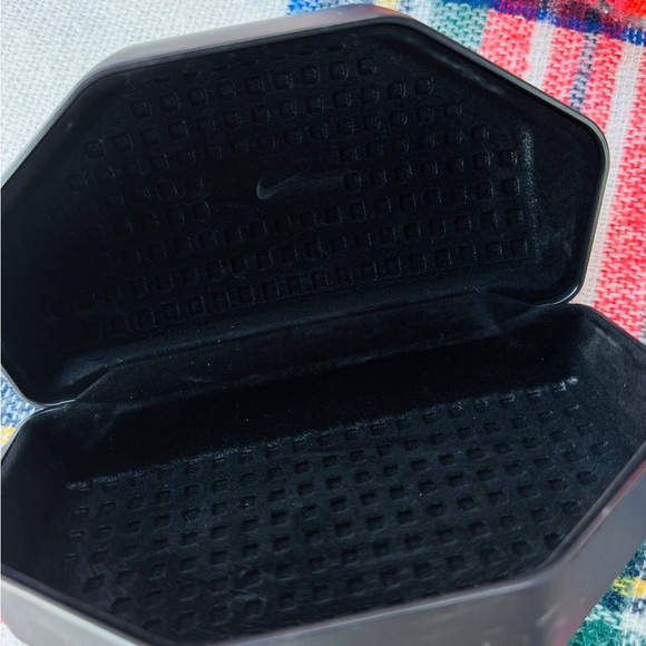 Nike Windshield Elite 20 Mirrored Sunglasses - Picture 2 of 16